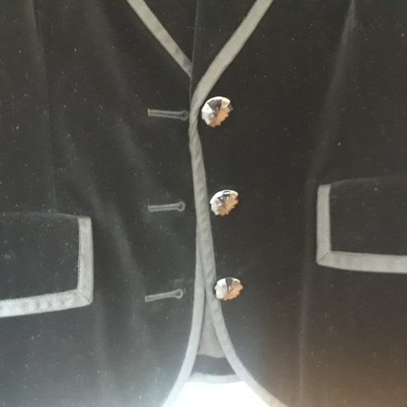 Too small - Picture 4 of 10